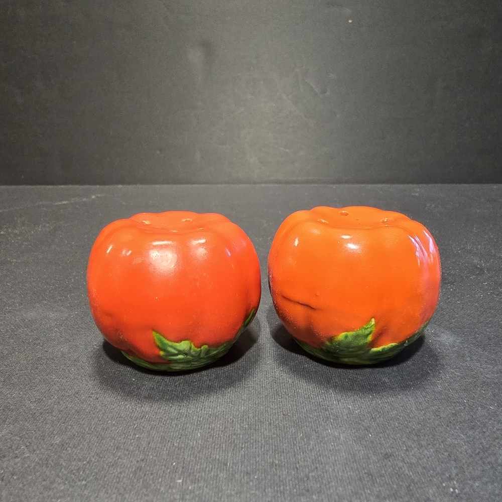Vintage Japan Tomato Salt Pepper Shakers Red Ceramic Kitchen Decor Pair